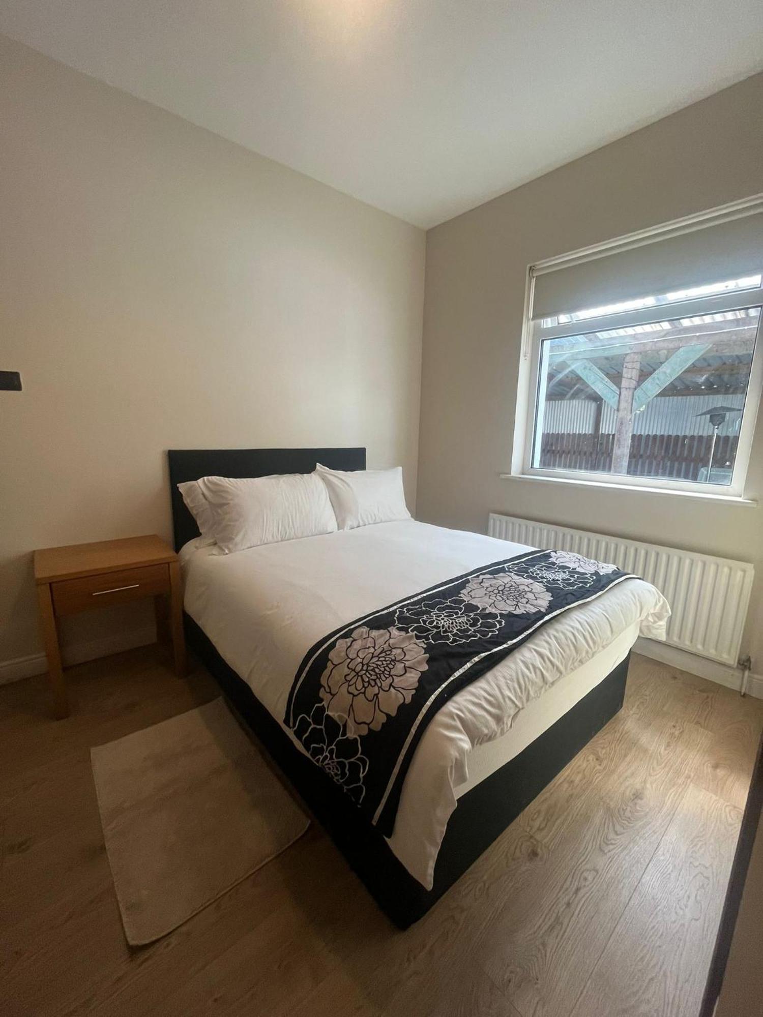 Yeats Lodge Self Catering Apartment And Bar Galway Luaran gambar